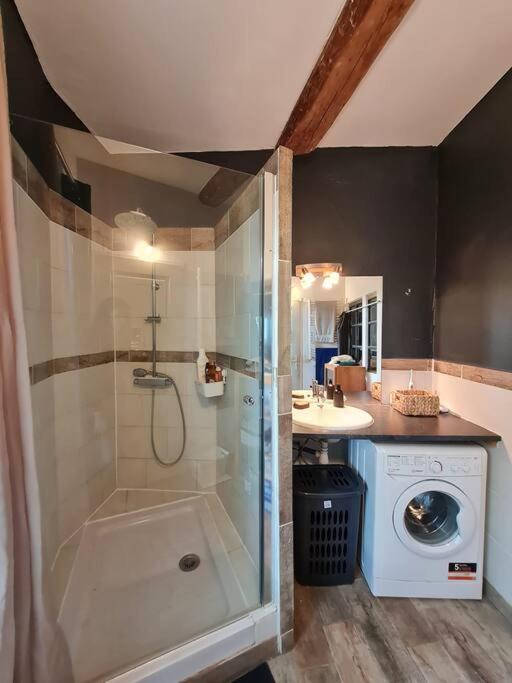 Apartment 70 M2 Avec Terrasse, Proche De La *